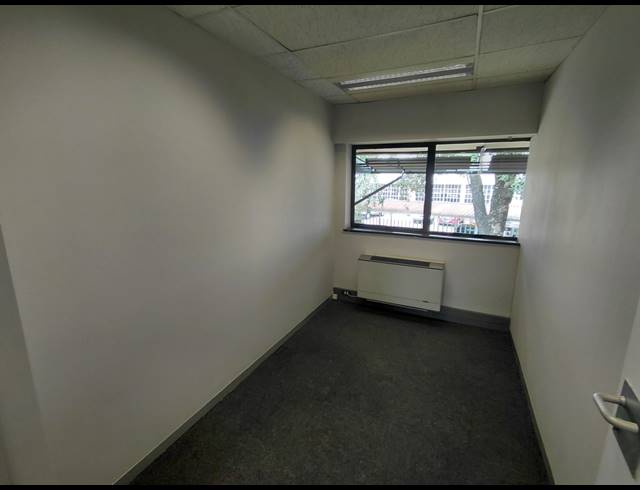 494M² OFFICE TO LET IN RANDJESPARK